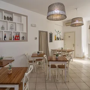 Отель City Hotel, Виареджо
